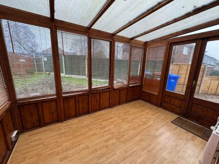 3 bedroom End of terrace house for sale in Hawthorn Crescent, Burton-On-Trent, DE15