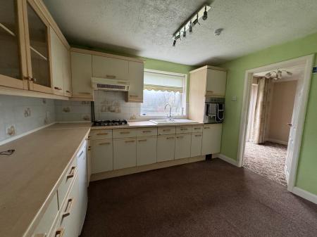 3 bedroom End of terrace house for sale in Hawthorn Crescent, Burton-On-Trent, DE15