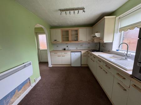 3 bedroom End of terrace house for sale in Hawthorn Crescent, Burton-On-Trent, DE15