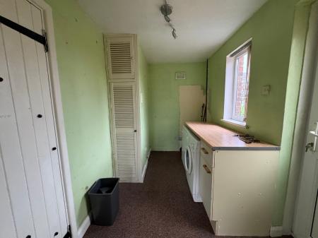 3 bedroom End of terrace house for sale in Hawthorn Crescent, Burton-On-Trent, DE15
