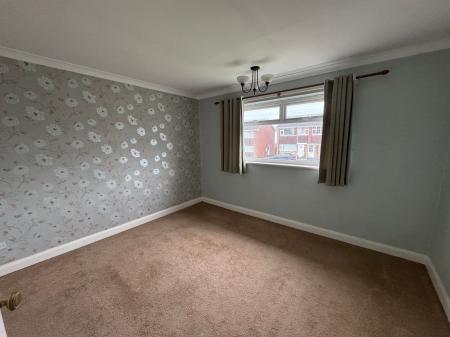 3 bedroom End of terrace house for sale in Hawthorn Crescent, Burton-On-Trent, DE15