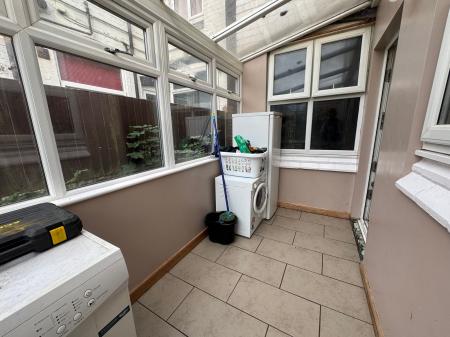3 bedroom Semi-detached house for sale in Burton Road, Woodville, DE11