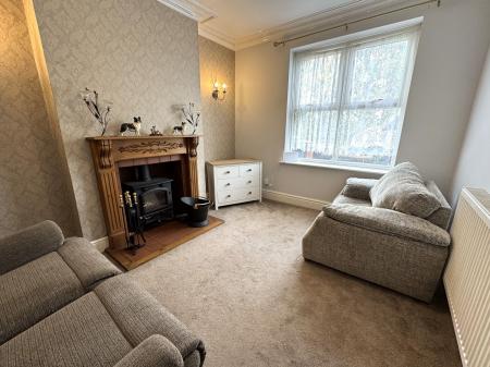 3 bedroom Semi-detached house for sale in Burton Road, Woodville, DE11