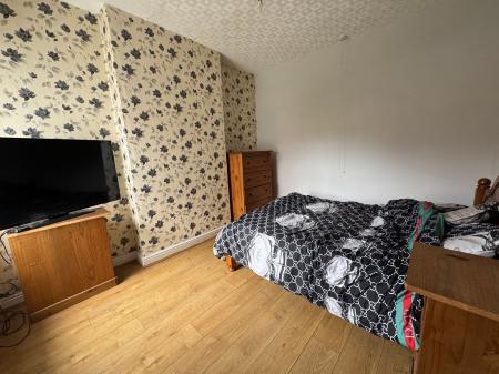 3 bedroom Semi-detached house for sale in Burton Road, Woodville, DE11