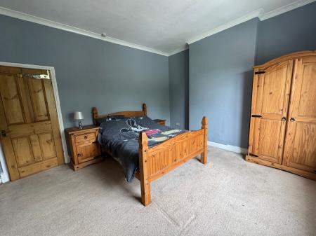3 bedroom Semi-detached house for sale in Burton Road, Woodville, DE11