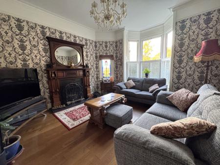 3 bedroom Detached house for sale in Bearwood Hill Road, Burton-On-Trent, DE15