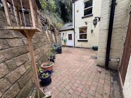 3 bedroom Detached house for sale in Bearwood Hill Road, Burton-On-Trent, DE15