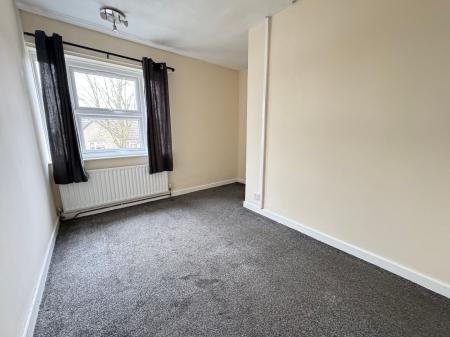 4 bedroom Semi-detached house for sale in Acacia Avenue, Midway, DE11