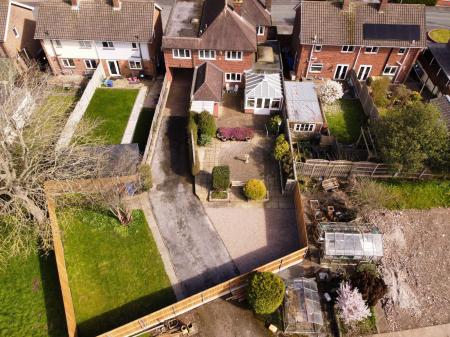 4 bedroom Detached house for sale in Farm Close, Burton-On-Trent, DE13