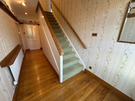 4 bedroom Detached house for sale in Farm Close, Burton-On-Trent, DE13
