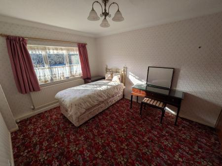4 bedroom Detached house for sale in Farm Close, Burton-On-Trent, DE13
