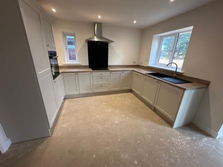 3 bedroom Property for sale in Wood Lane, Newhall, DE11