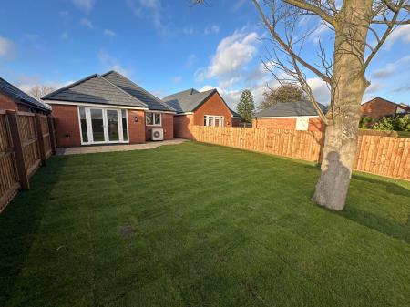 3 bedroom Property for sale in Wood Lane, Newhall, DE11