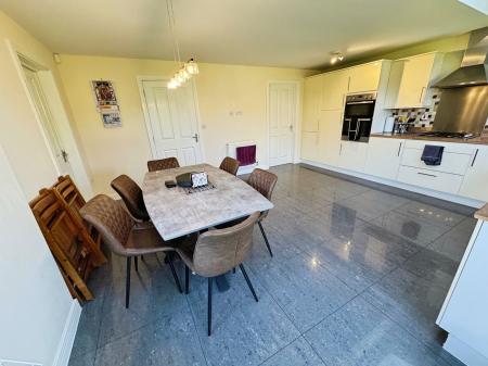 4 bedroom Detached house for sale in Bridgewater Road, Burton-On-Trent, DE14