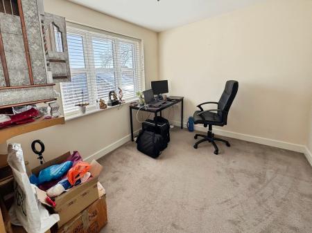 4 bedroom Detached house for sale in Bridgewater Road, Burton-On-Trent, DE14