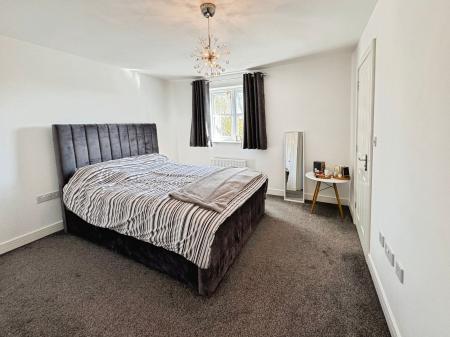 4 bedroom Detached house for sale in Bridgewater Road, Burton-On-Trent, DE14