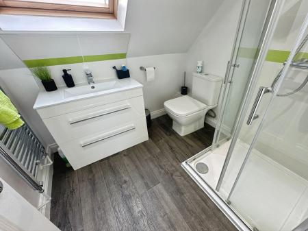 6 bedroom Detached house for sale in Hopwood Lane, Burton-On-Trent, DE14