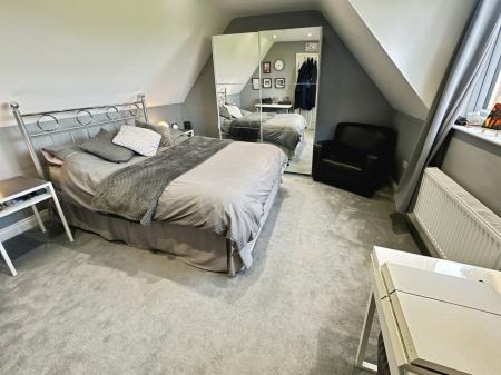 6 bedroom Detached house for sale in Hopwood Lane, Burton-On-Trent, DE14