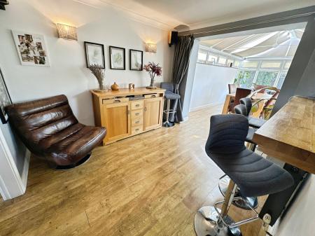 6 bedroom Detached house for sale in Hopwood Lane, Burton-On-Trent, DE14