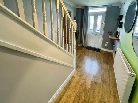 6 bedroom Detached house for sale in Hopwood Lane, Burton-On-Trent, DE14