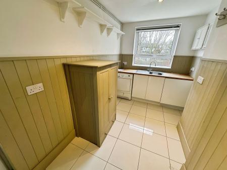 3 bedroom Semi-detached house for sale in Malvern Avenue, Burton-On-Trent, DE15