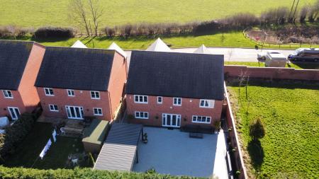 5 bedroom Detached house for sale in Sidings Drive, Drakelow, DE15