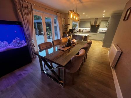 5 bedroom Detached house for sale in Sidings Drive, Drakelow, DE15
