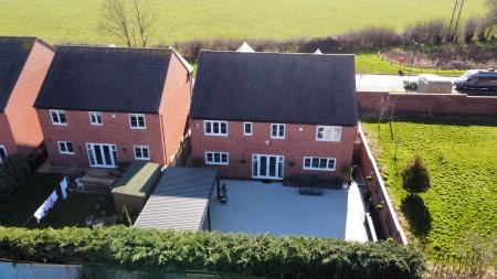 5 bedroom Detached house for sale in Sidings Drive, Drakelow, DE15