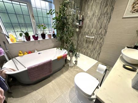 4 bedroom Detached bungalow for sale in Highfield Drive, Burton-On-Trent, DE15