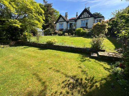 4 bedroom Detached bungalow for sale in Highfield Drive, Burton-On-Trent, DE15