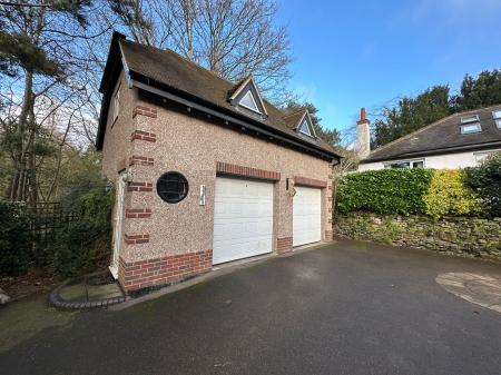 4 bedroom Detached bungalow for sale in Highfield Drive, Burton-On-Trent, DE15
