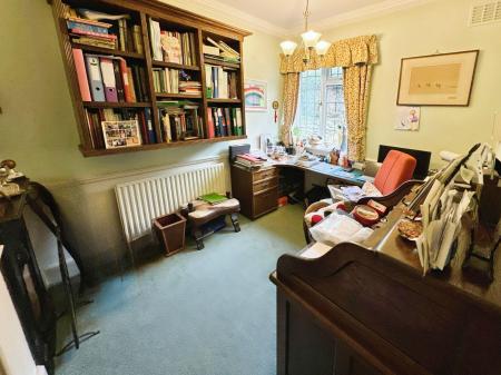 4 bedroom Detached bungalow for sale in Highfield Drive, Burton-On-Trent, DE15