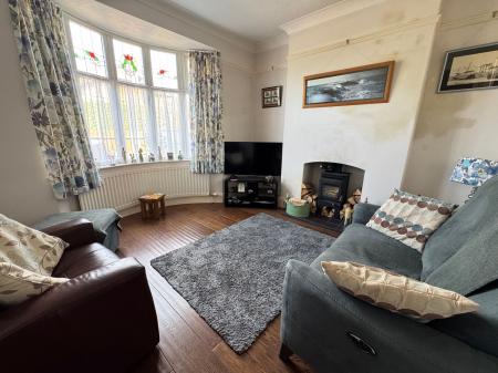 4 bedroom Detached house for sale in Eureka Road, Midway, DE11