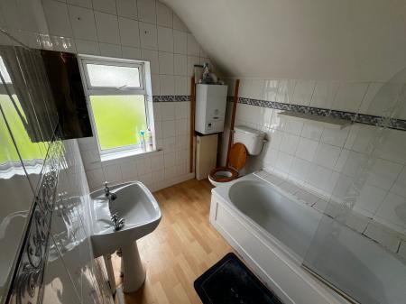 3 bedroom Terraced House for sale in Forest Road, Burton-On-Trent, DE13