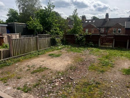 3 bedroom Terraced House for sale in Forest Road, Burton-On-Trent, DE13