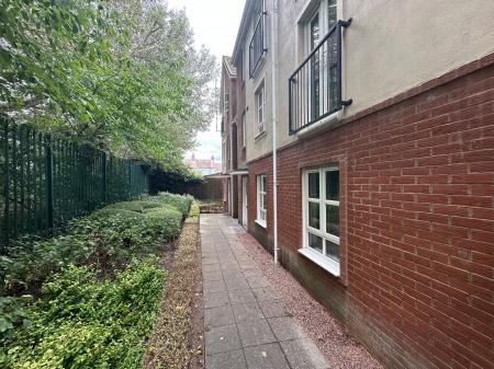 1 bedroom Flat for sale in Heathlands Grange, Burton-On-Trent, DE15