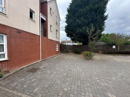 1 bedroom Flat for sale in Heathlands Grange, Burton-On-Trent, DE15