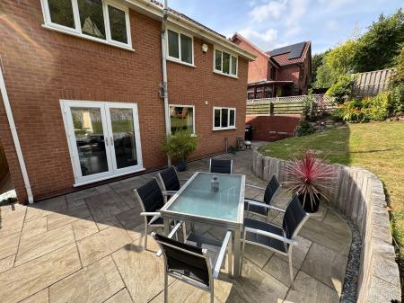 4 bedroom Detached house for sale in Derwent Road, Burton-On-Trent, DE15