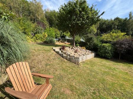 4 bedroom Detached house for sale in Derwent Road, Burton-On-Trent, DE15
