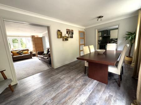 4 bedroom Detached house for sale in Derwent Road, Burton-On-Trent, DE15