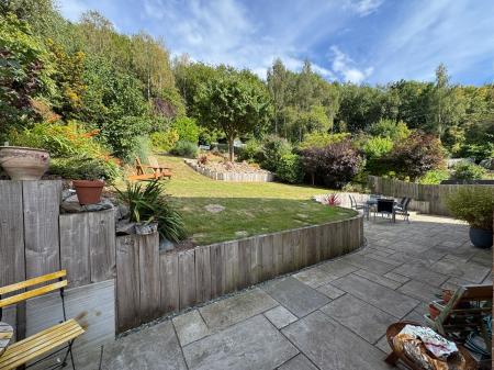 4 bedroom Detached house for sale in Derwent Road, Burton-On-Trent, DE15