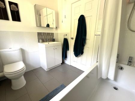 4 bedroom Detached house for sale in Derwent Road, Burton-On-Trent, DE15