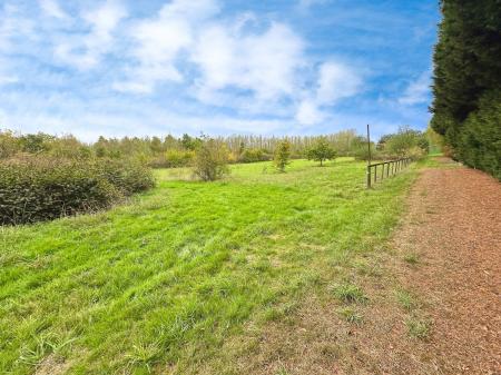 3 bedroom Detached house for sale in Burton Road, Overseal, DE12