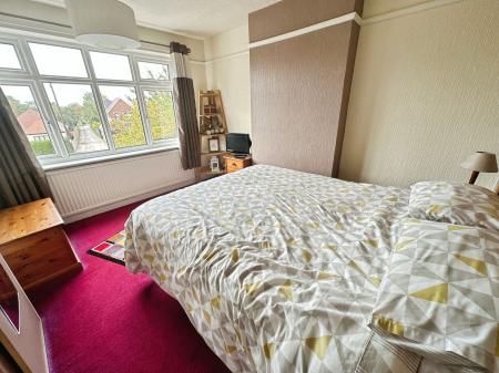 3 bedroom Detached house for sale in Burton Road, Overseal, DE12