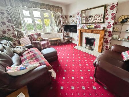 3 bedroom Detached house for sale in Burton Road, Overseal, DE12