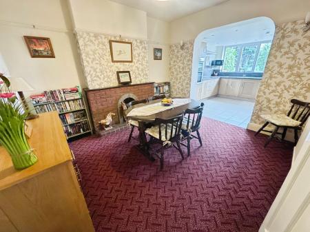 3 bedroom Detached house for sale in Burton Road, Overseal, DE12