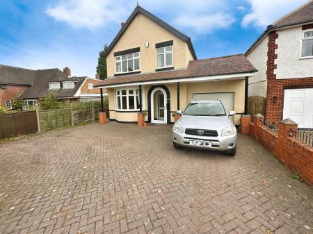 3 bedroom Detached house for sale in Burton Road, Overseal, DE12