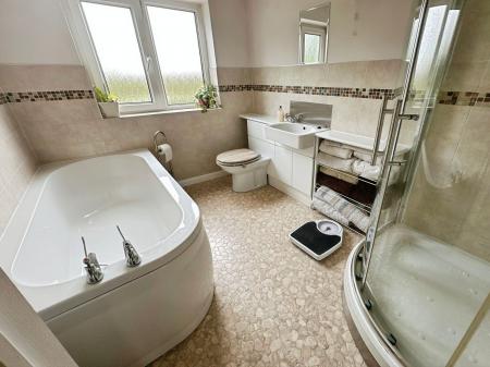 3 bedroom Detached house for sale in Burton Road, Overseal, DE12