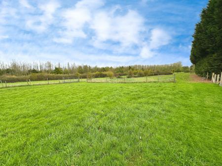 3 bedroom Detached house for sale in Burton Road, Overseal, DE12