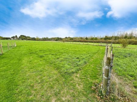 3 bedroom Detached house for sale in Burton Road, Overseal, DE12